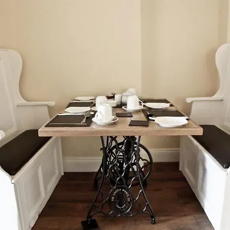 Desota House غالواي